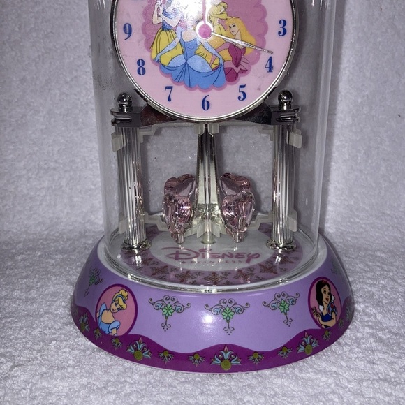 NWT Disney princess glass globe clock - Picture 4 of 6